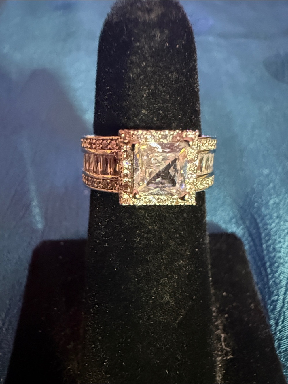 Elegant White CZ Halo Cocktail Ring - Women Jewelry